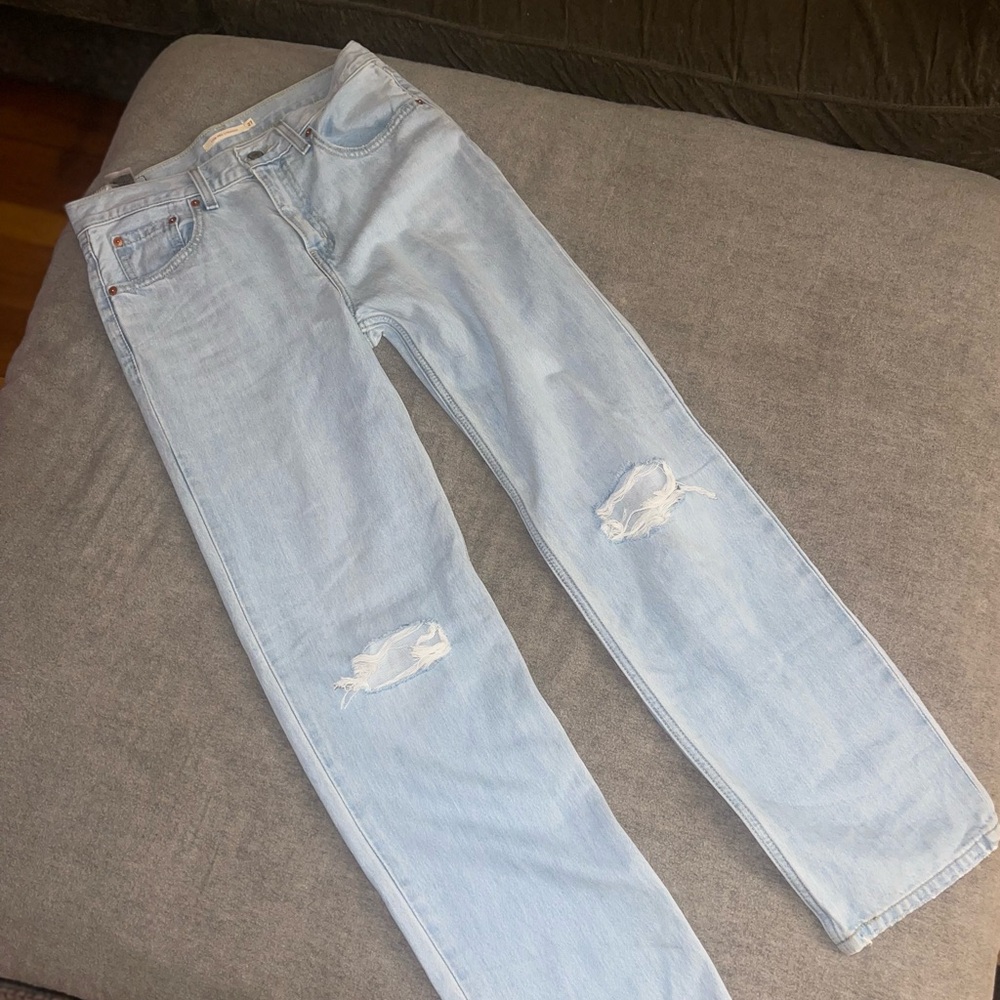 Levi’s low pro light wash jeans